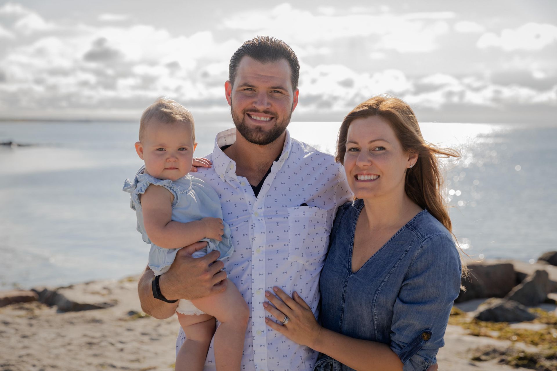 Sunshine and Smiles: The Knaupp 2021 Family Photoshoot - 2 - 1