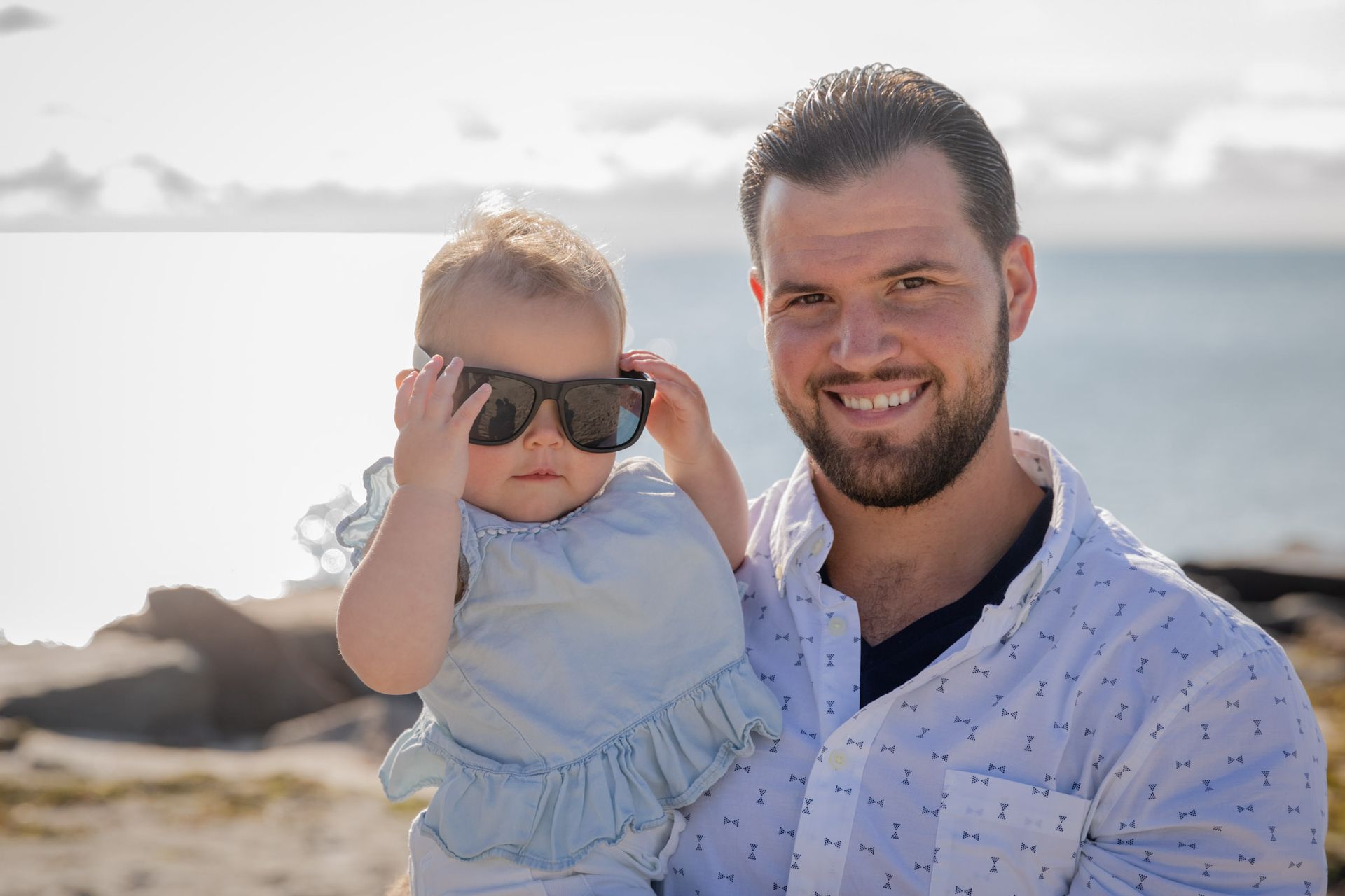 Sunshine and Smiles: The Knaupp 2021 Family Photoshoot - 2 - 3