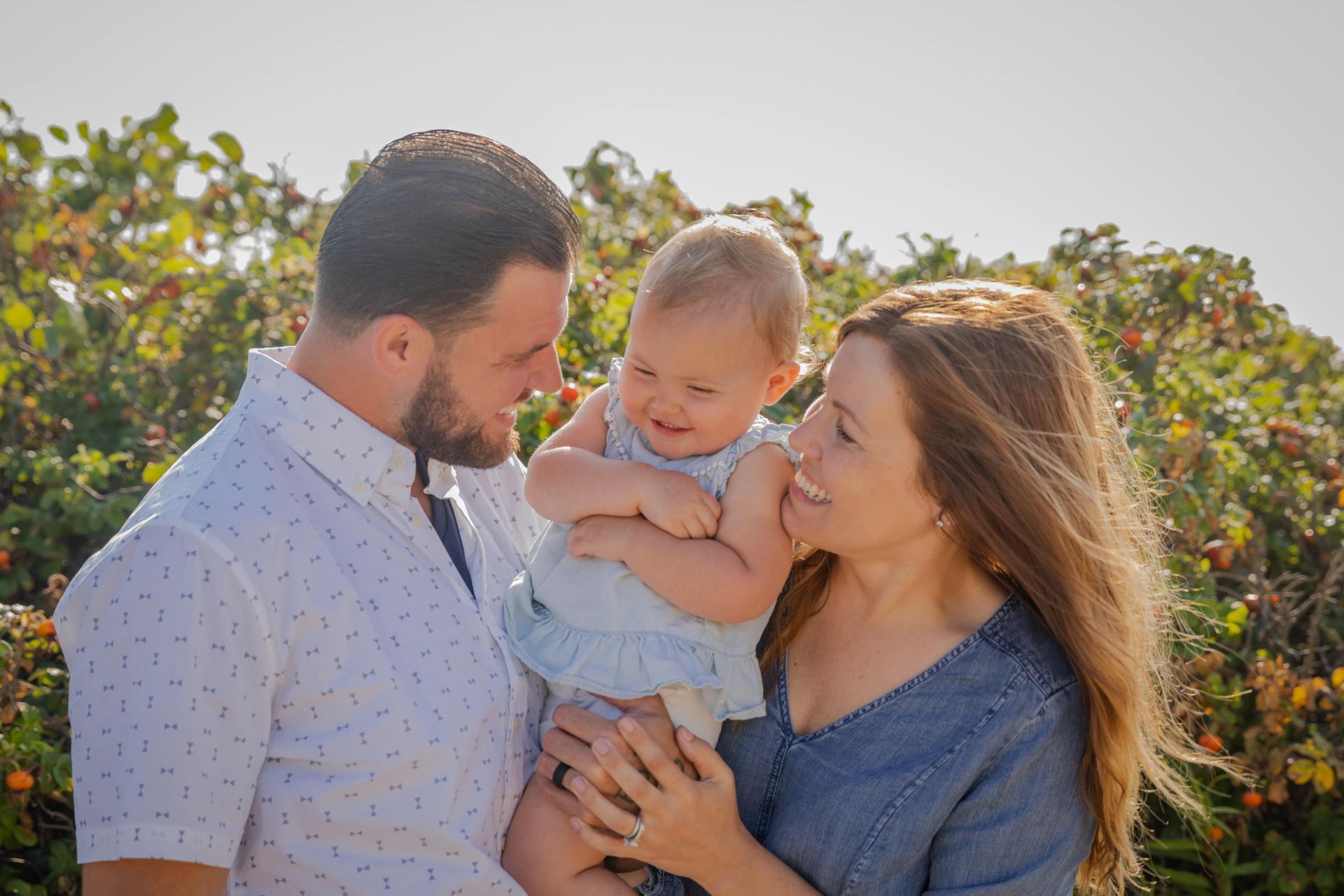 Sunshine and Smiles: The Knaupp 2021 Family Photoshoot - 2 - 1