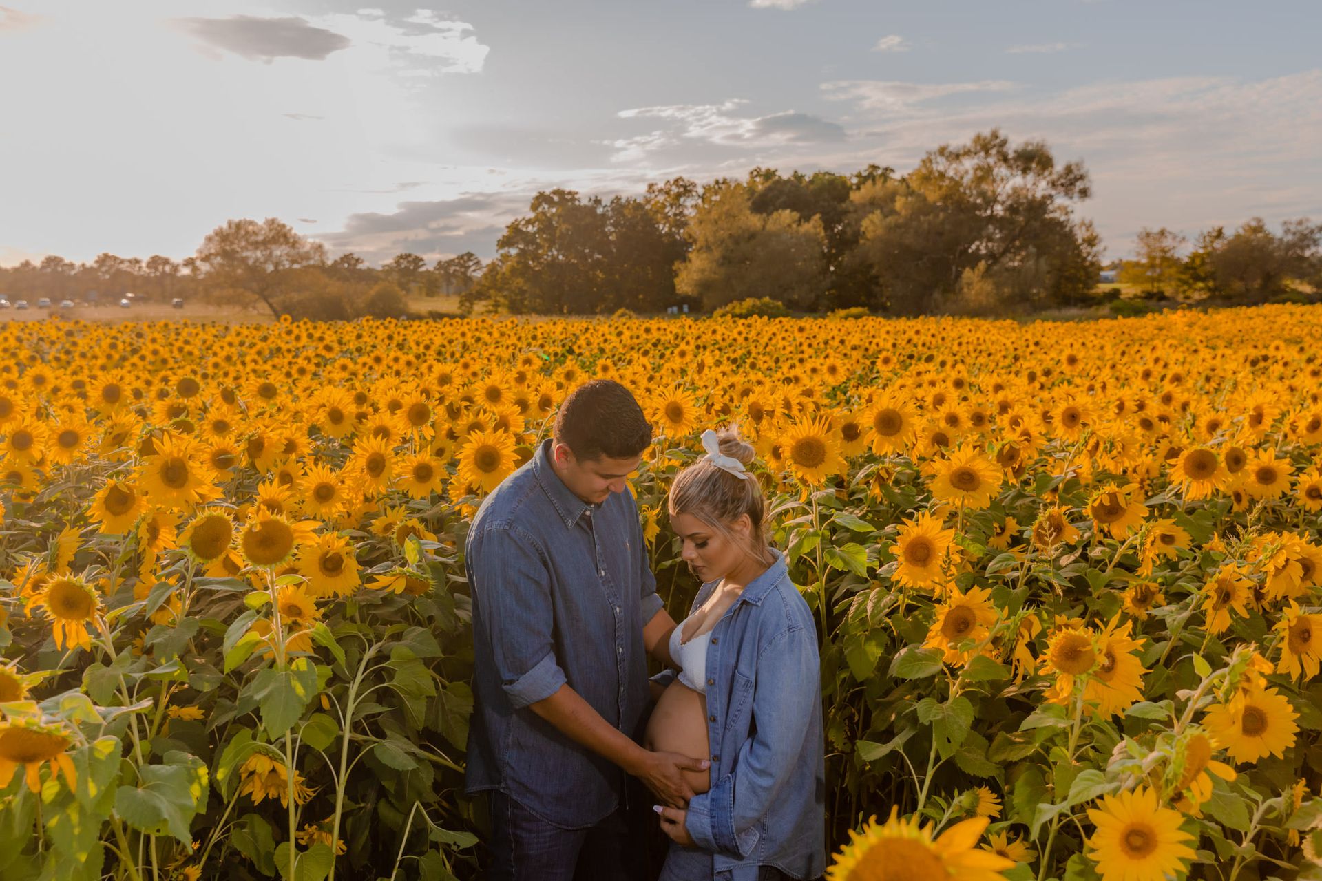 Blooming Love: Estefani's Maternity Photoshoot - 2 - 3