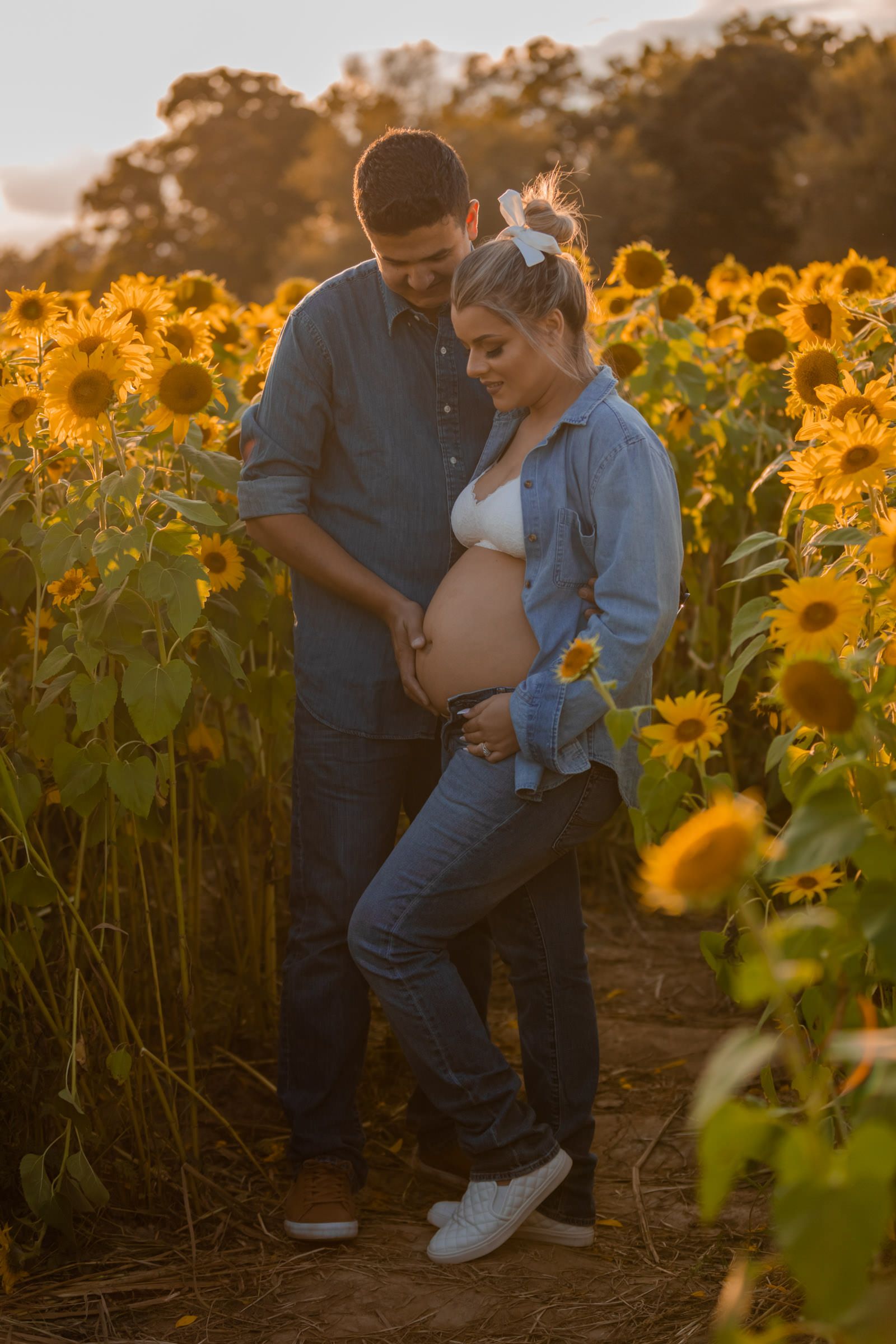 Blooming Love: Estefani's Maternity Photoshoot - 2 - 1