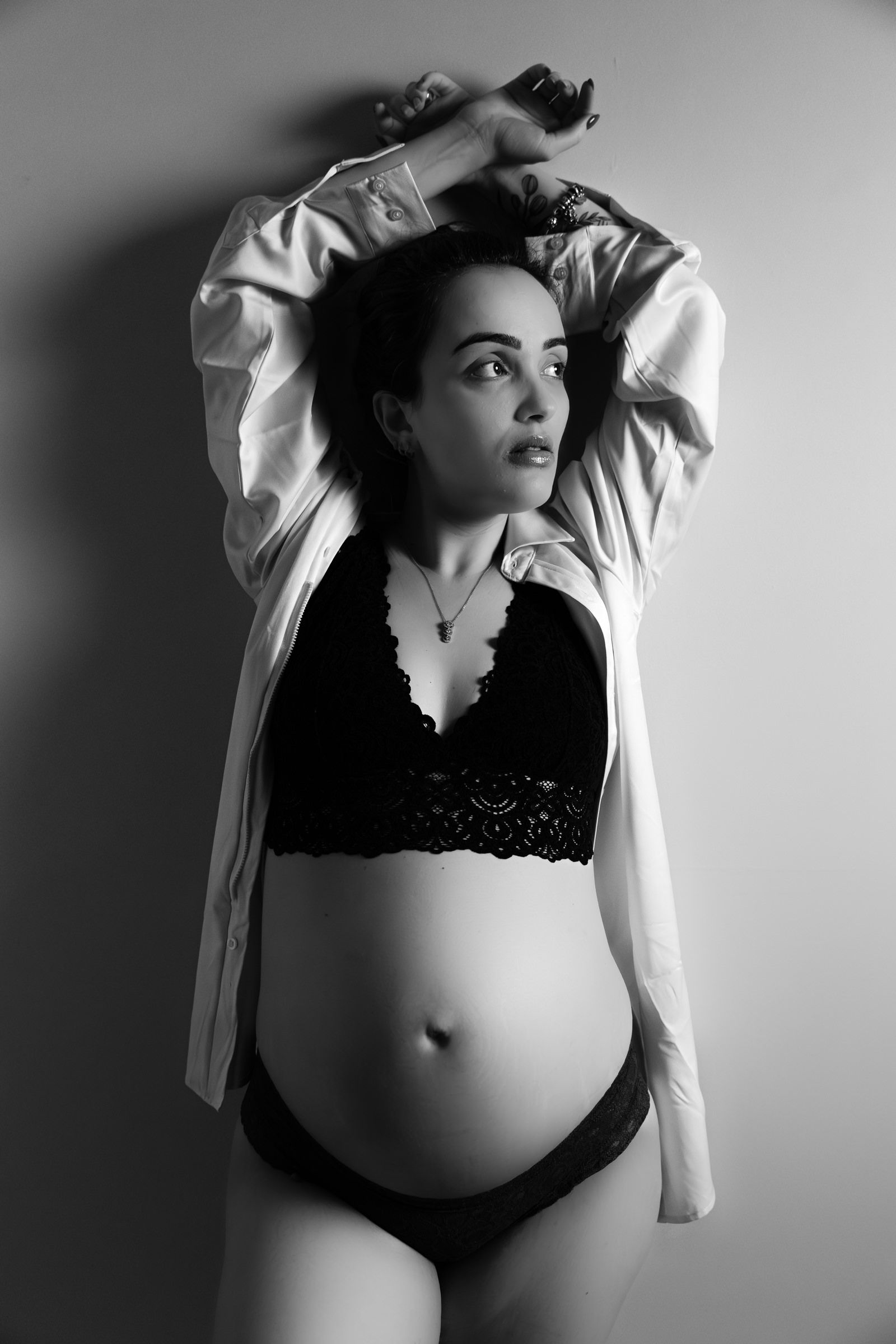 Serene Expectations: Nagila's Maternity Photoshoot - 2 - 0