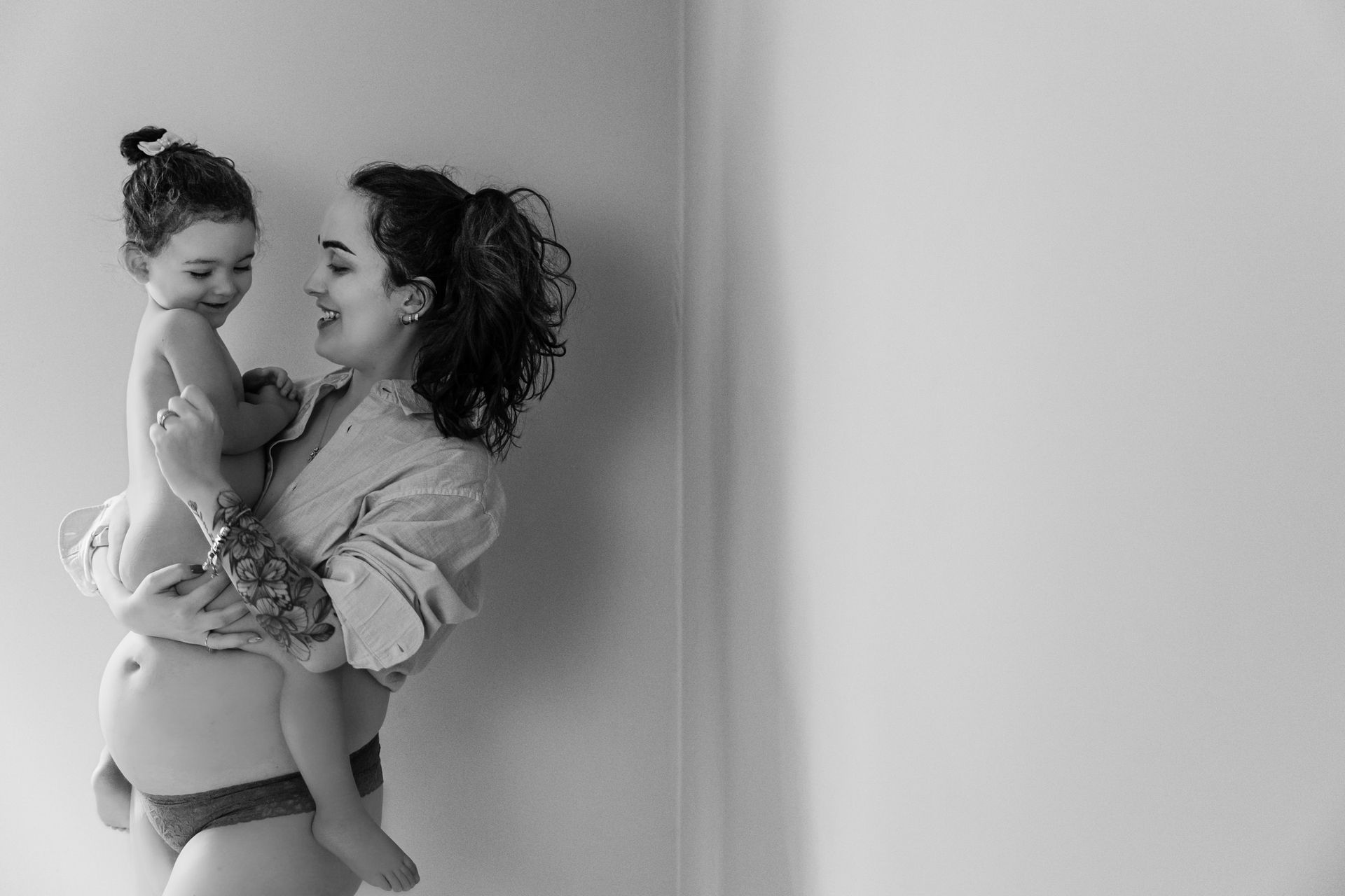 Serene Expectations: Nagila's Maternity Photoshoot - 2 - 1