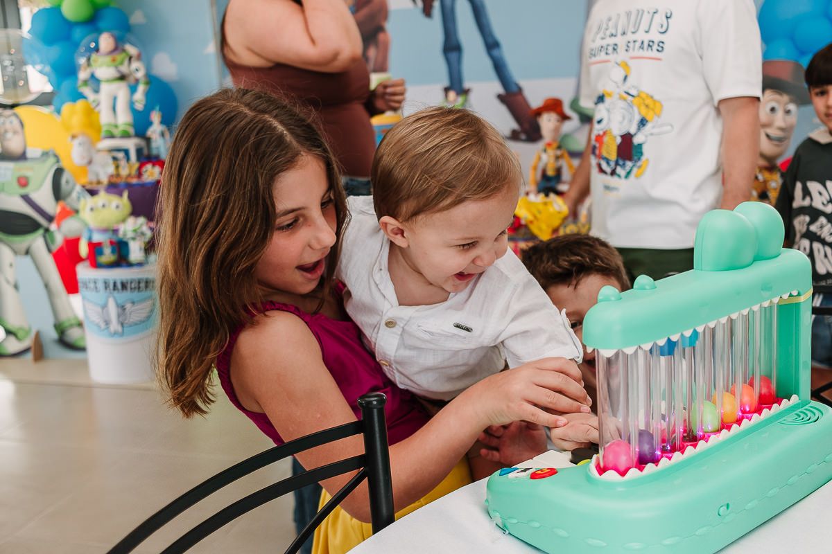 Antônio – 4 anos & João – 1 ano - 2 - 10