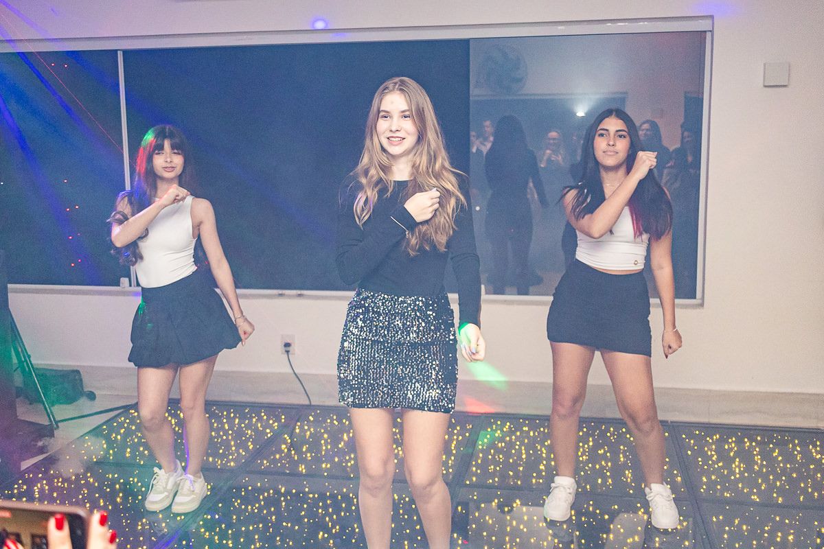 Allana 15 anos - 2 - 1