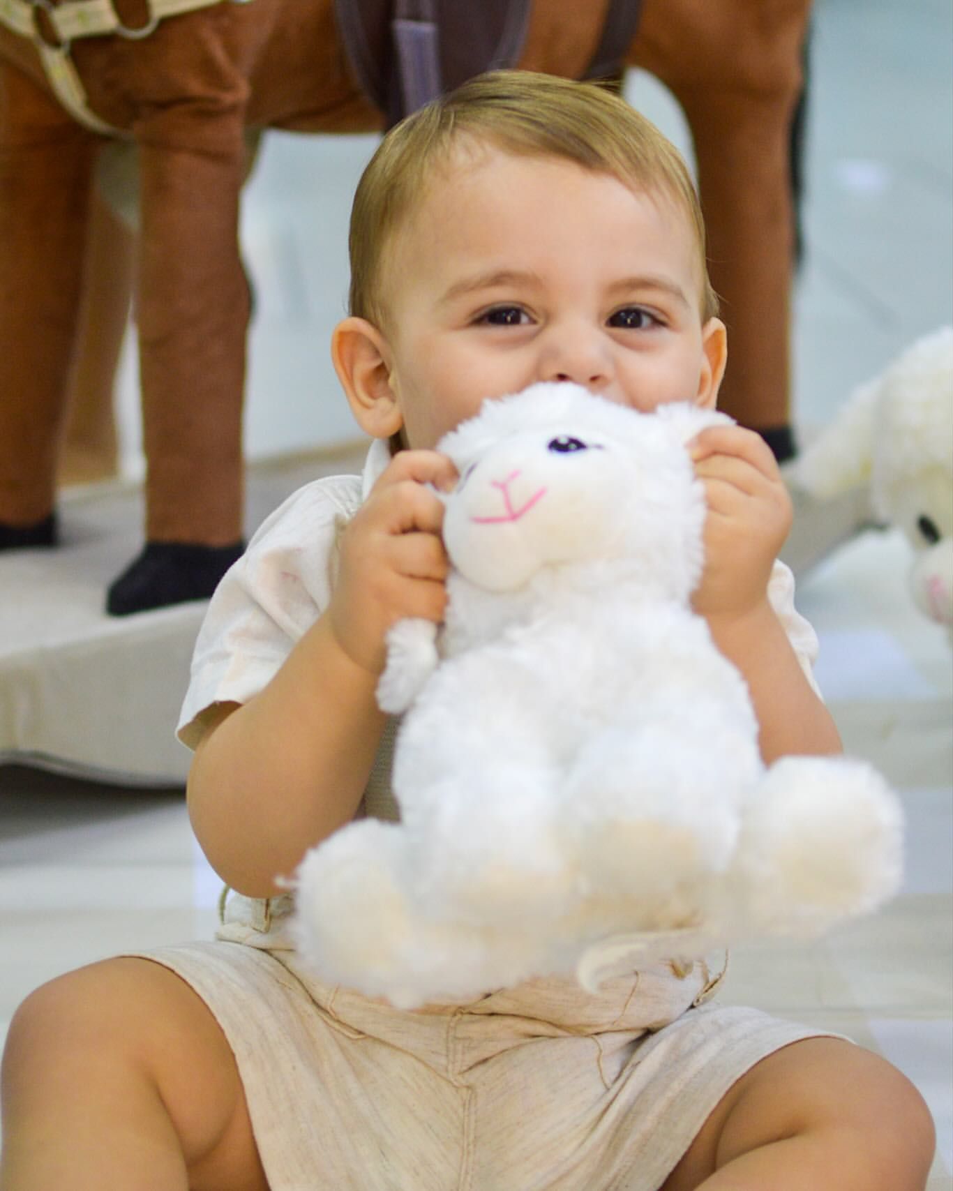 Capturamos momentos autênticos com naturalidade, espontaneidade e emoção. - Slide 15