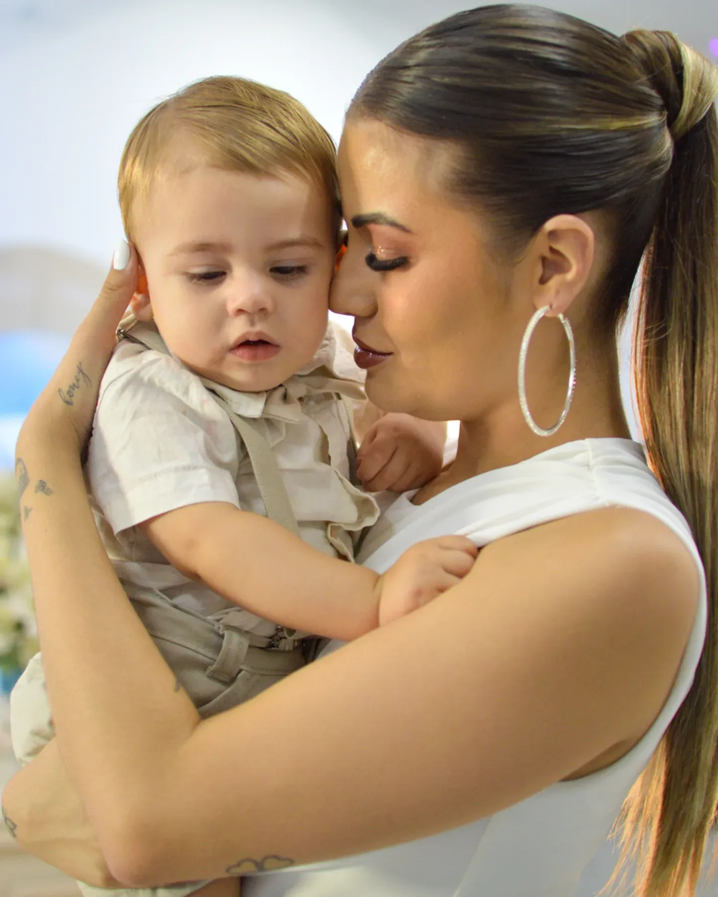 Capturamos momentos autênticos com naturalidade, espontaneidade e emoção. - Slide 2