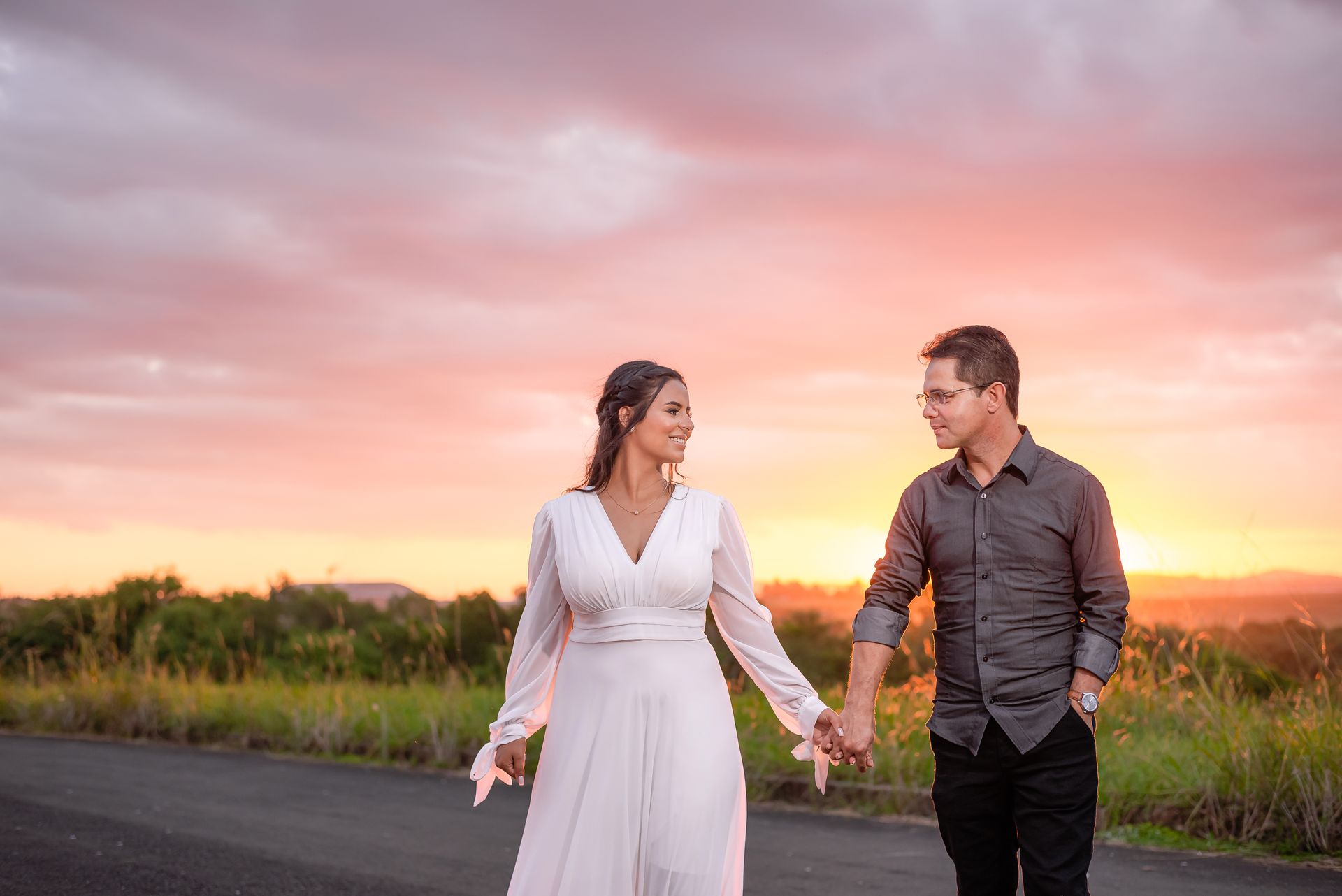 Somos apaixonados por histórias!

E toda boa história merece ser 
contada do início ao fim. 
Por isso, sempre que possível, 
gostamos de acompanhar cada detalhe, 
desde os preparativos até 
os últimos momentos da festa! - Slide 9