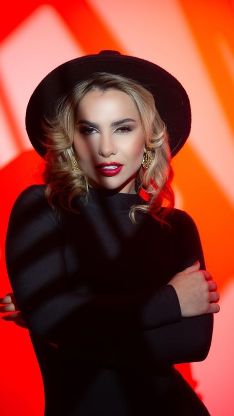 Retrato Corporativo de Dra. Cynthia Ferreira – Dentista Especialista em Estética Bucal e Lentes de Contato Dental - 5