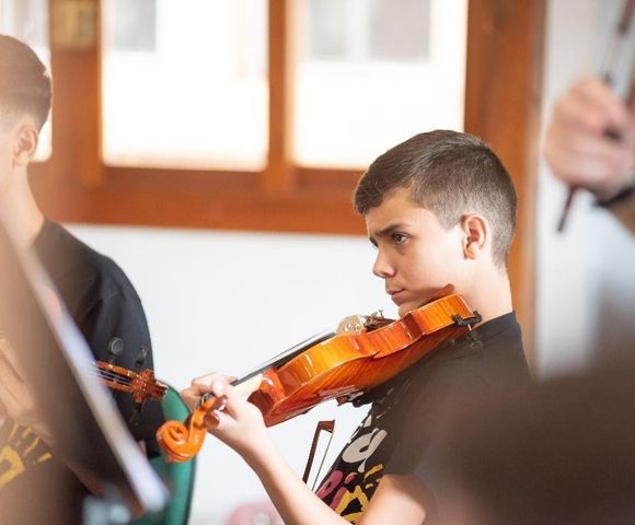 Orquestra de Cordas do GURI faz três concertos em São José do Rio Preto /orquestra-de-cordas-do-guri-faz-tres-concertos-em-sao-jose-do-rio-preto