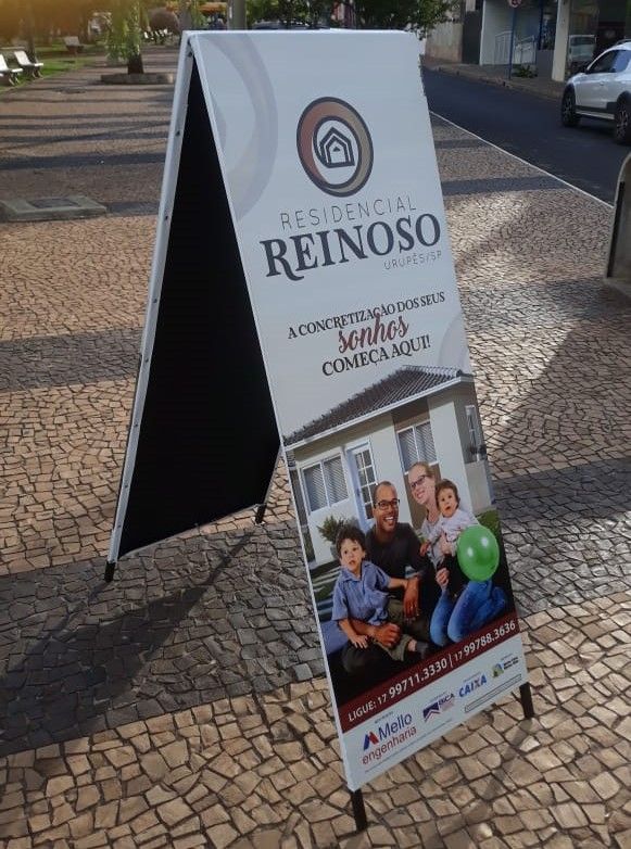 Display e Cavaletes - 5