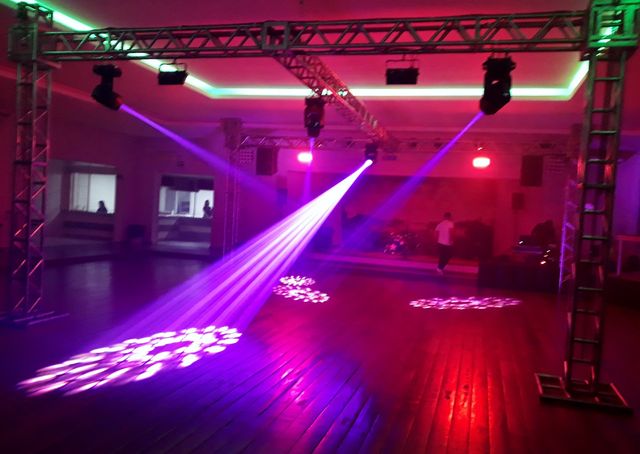 Estrutura Pista de Dança em "H" /estrutura-pista-de-danca-em-h