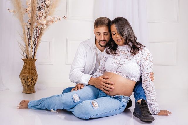 A vantagem de registrar um dos momentos especiais de uma mulher como estar GESTANTE no Studio é o conforto, e a leveza que as foto ficam! /a-vantagem-de-registrar-um-dos-momentos-especiais-de-uma-mulher-como-estar-gestante-no-studio-e-o-conforto-e-a-leveza-que-as-foto-ficam