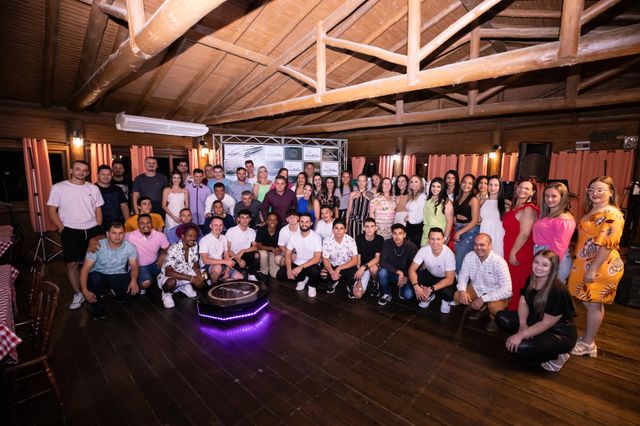 Ana Júlia - Confraternização /ana-julia-confraternizacao