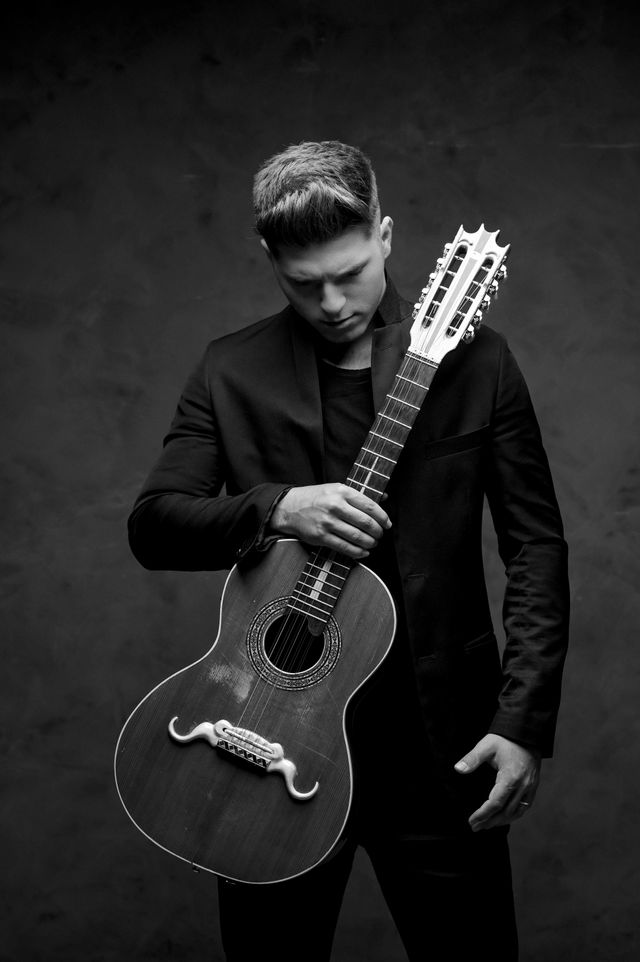 Fotos Corporativas para Cantores: Capturando a Essência de Matheus Ferreira /fotos-corporativas-para-cantores-capturando-a-essencia-de-matheus-ferreira