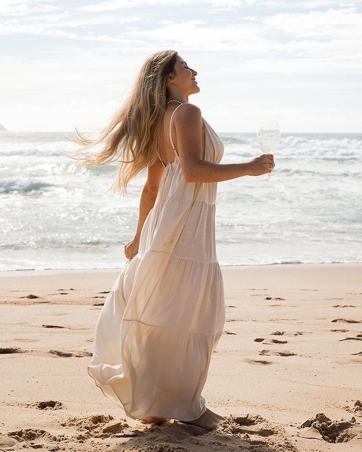 Sintia ama a praia, o sol, um bom vinho, apreciar a natureza - 4