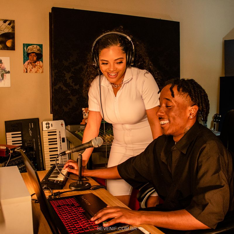 Ensaio Pré-Wedding de Ester e Douglas - O AMOR EM FORMA DE MÚSICA - 2 - 2