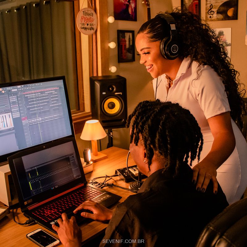 Ensaio Pré-Wedding de Ester e Douglas - O AMOR EM FORMA DE MÚSICA - 2 - 2