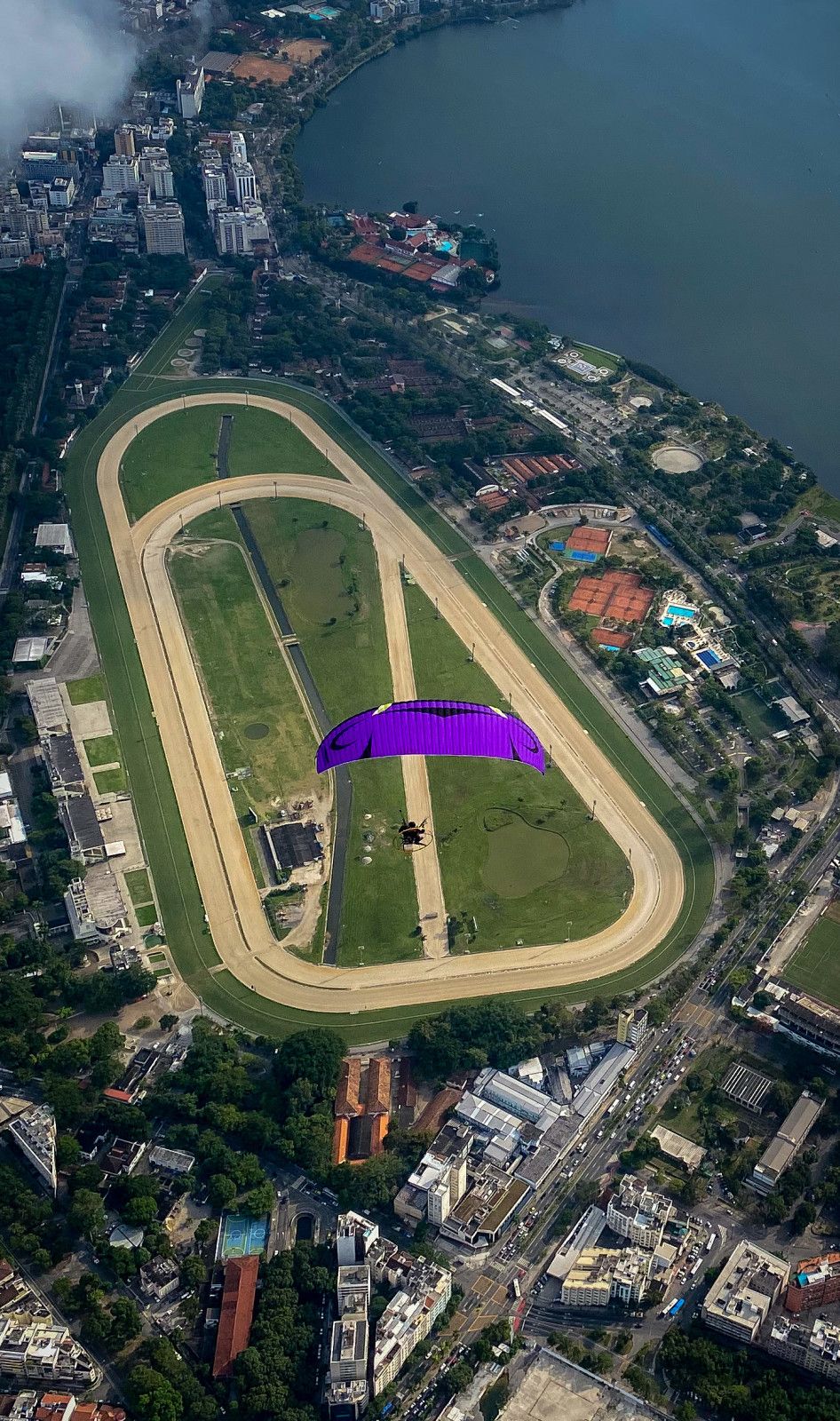 Voando de paramotor no Cristo Redentor - 23