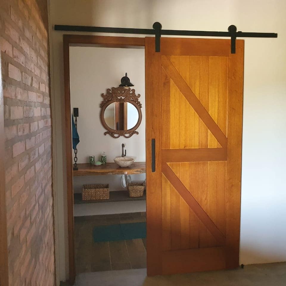 Porta Celeiro com Roldana aparente - 1