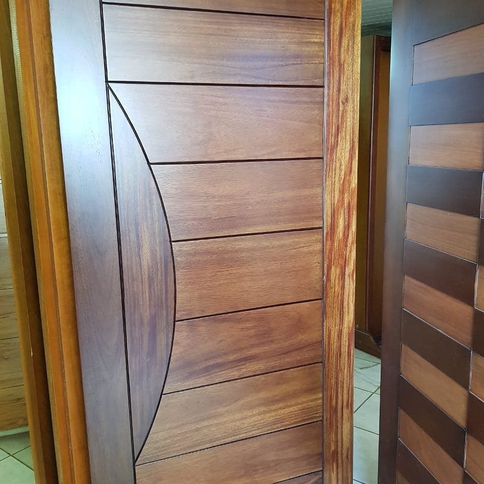 Porta com Madeira Jequitibá Rosa - 2